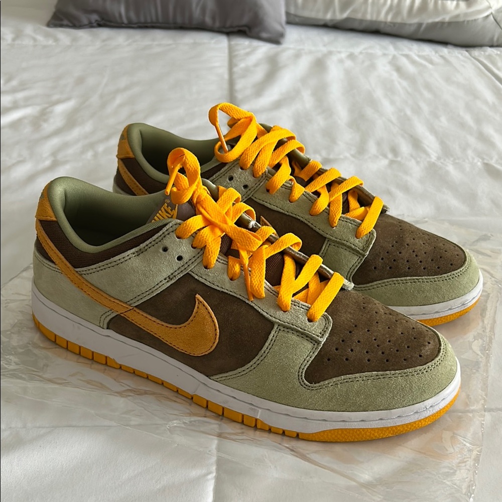 Nike Men's Green and Orange Sneakers - Picture 3 of 7